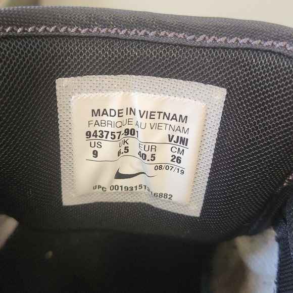 Nike Air Max 1 Olive‎ Green Black Silver Accents Sneakers Shoes - Picture 7 of 8